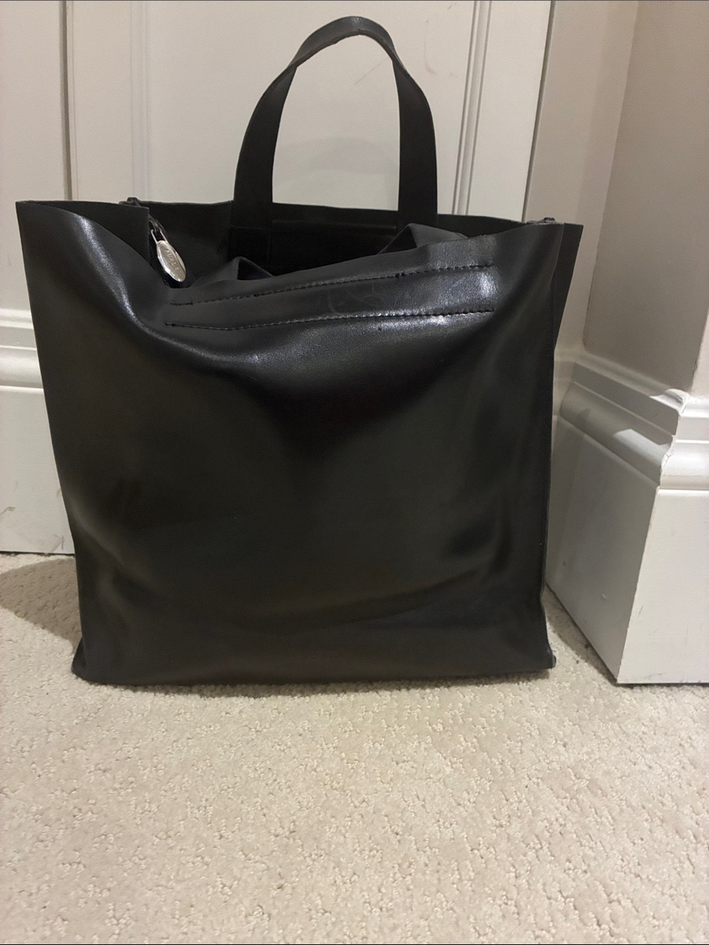 Vintage FURLA Black Leather Open Shopper Tote Bag Center Zip Compartment👝